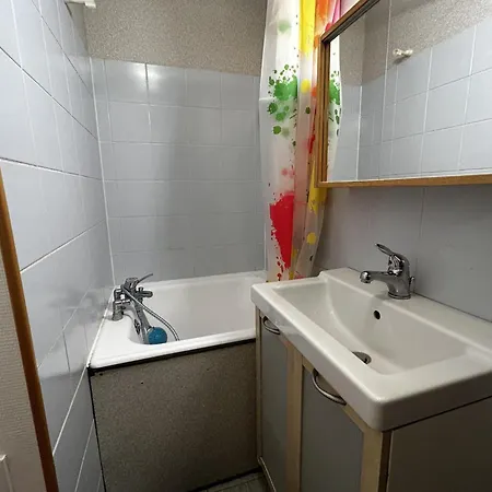 Dorons - De 13m² Pour 2 Personnes Avec Petit Balcon Mae-6104 Appartement *